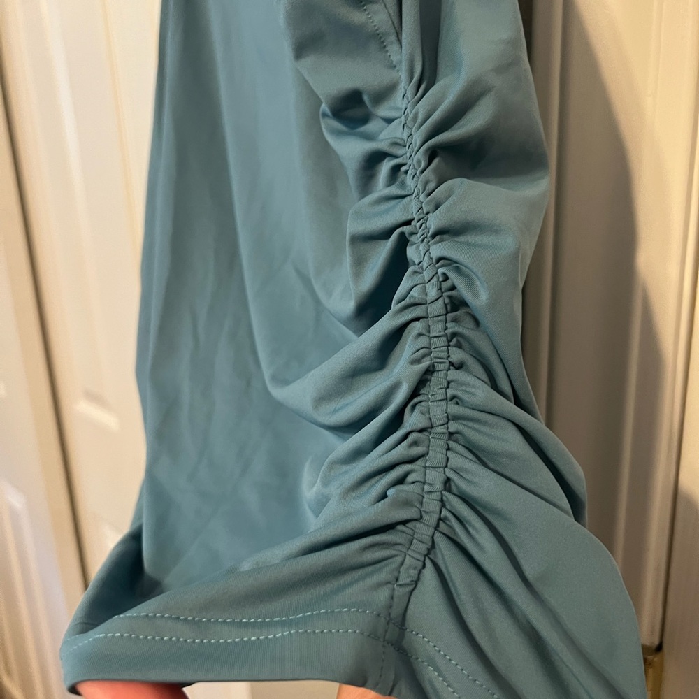 HALARA Round Neck Racerback Ruched Yoga Tank Top - Picture 6 of 7